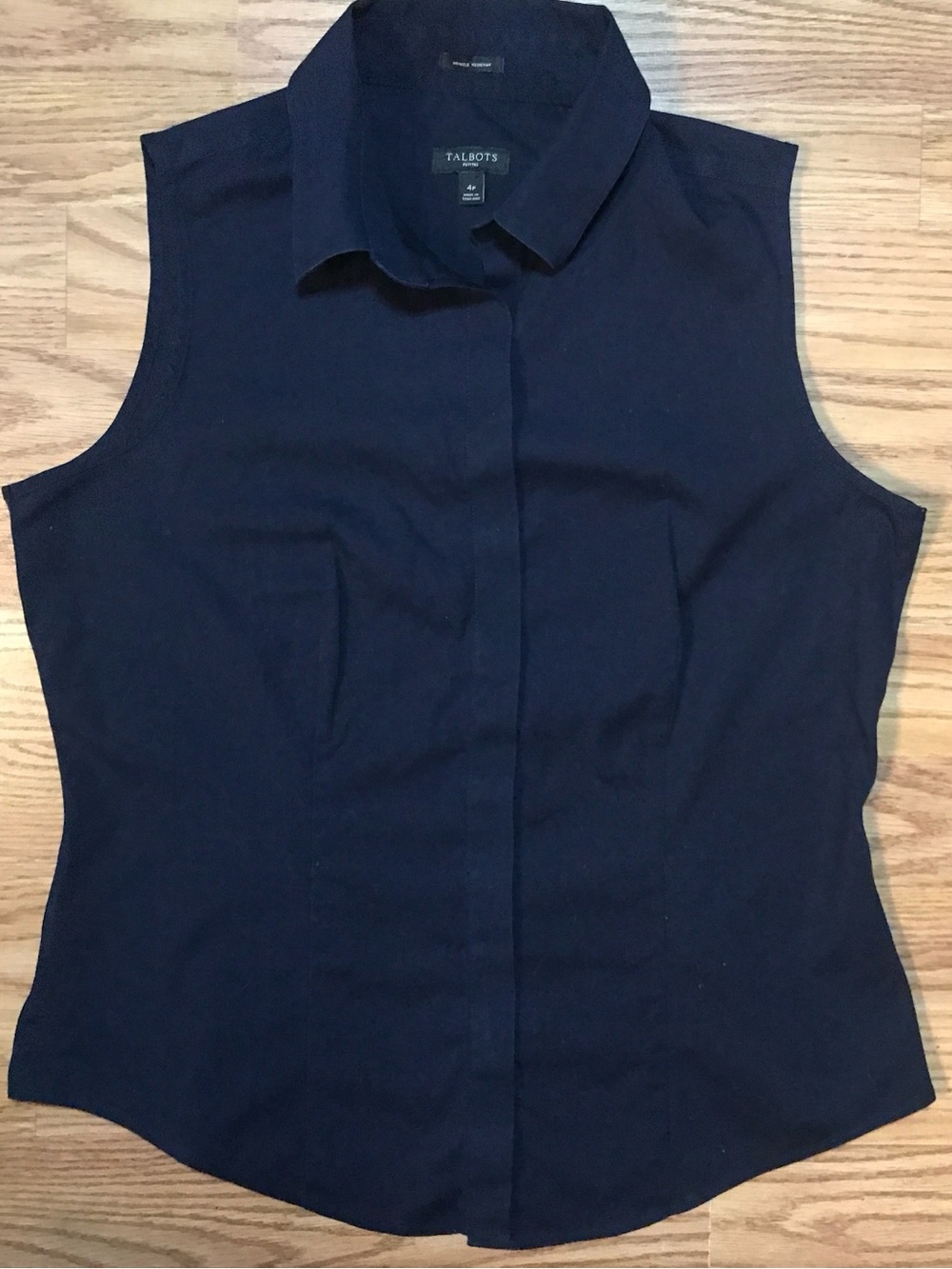 Talbots sleeveless Navy Blue Button Up top size 4 Petite NWOT